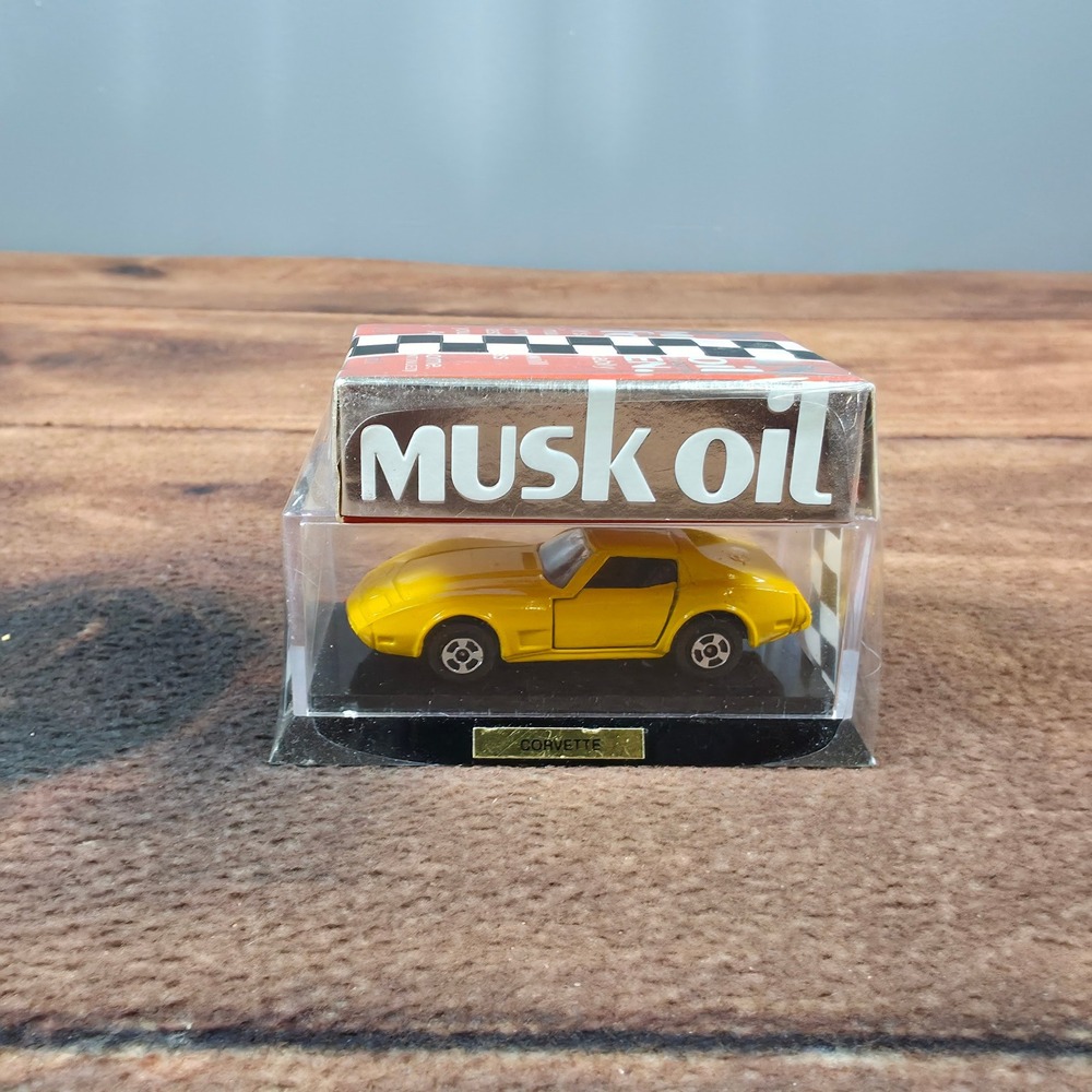 Jovan Musk Oil Cologne Men 0.5oz Yellow New Corvette Car Decanter Vintage
